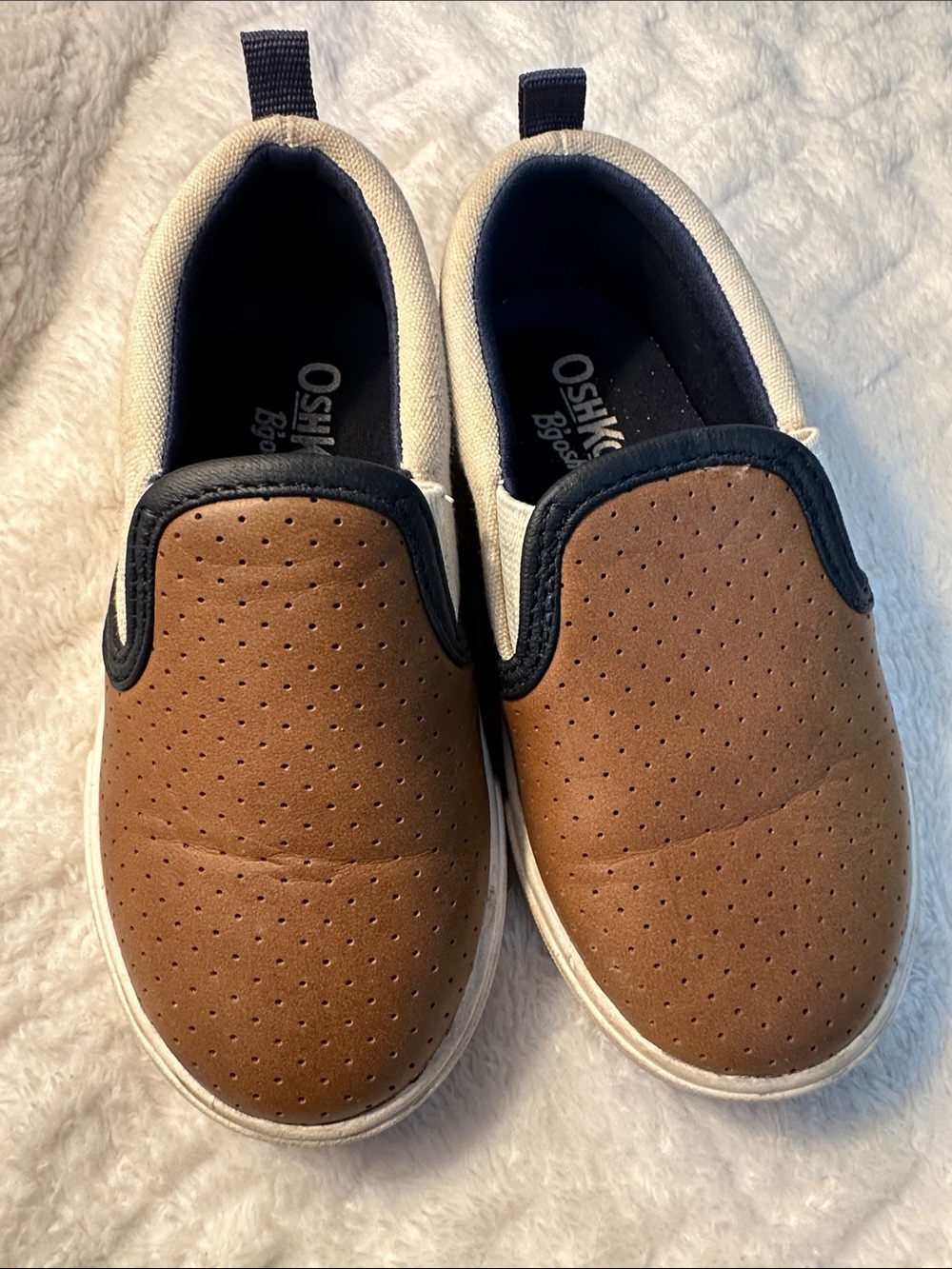 OshKosh B'gosh Tan & Cream Slip-On Sneakers for Kids- Size 7